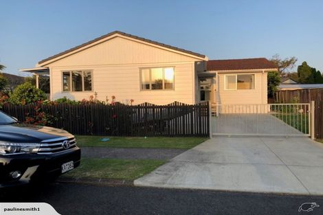Photo of property in 25 Darren Crescent, Half Moon Bay, Auckland, 2012