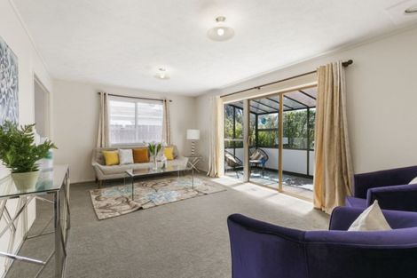 Photo of property in 39 Takapu Street, Henderson, Auckland, 0612
