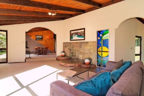 Photo of property in 10 Goudie Road, Helensville, 0875