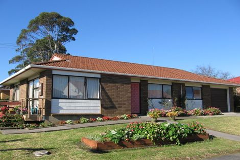 Photo of property in 10 Bosnyak Drive, Te Atatu South, Auckland, 0610