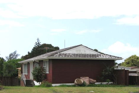 Photo of property in 13 Lydford Place, Glendene, Auckland, 0602