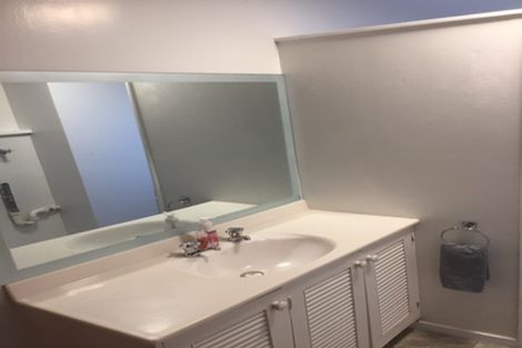 Photo of property in 2/218 Onepu Road, Lyall Bay, Wellington, 6022