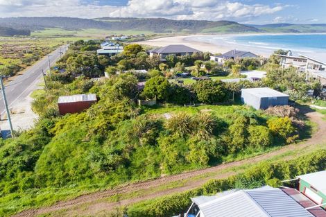 Photo of property in 523 Waikawa-curio Bay Road, Curio Bay, Tokanui, 9884