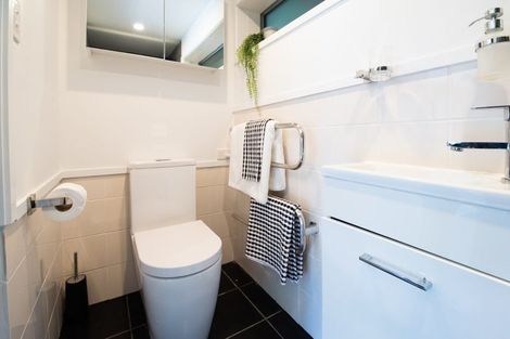 Photo of property in 37 Western Road, Laingholm, Auckland, 0604