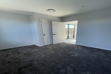Photo of property in 4 Pineview Drive, Rosehill, Papakura, 2113