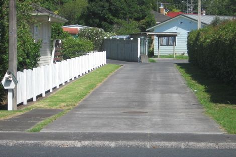 Photo of property in 1/202 Lake Road, Northcote, Auckland, 0627