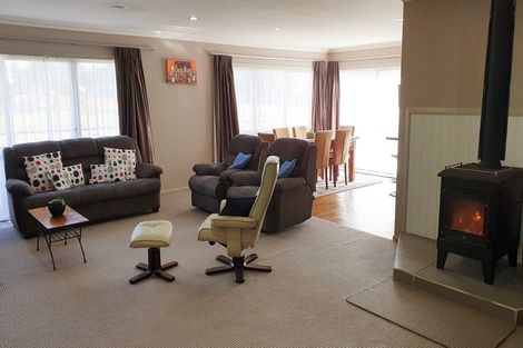 Photo of property in 13 Craig Street, Stratford, 4332