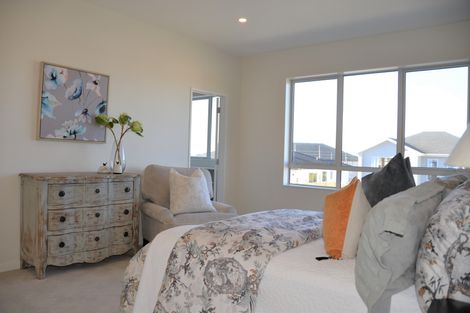 Photo of property in 98 Godfrey Drive, Orewa, 0931