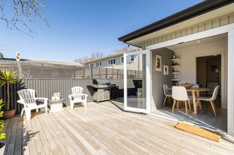 Photo of property in 806 Grove Road, Mayfair, Hastings, 4122