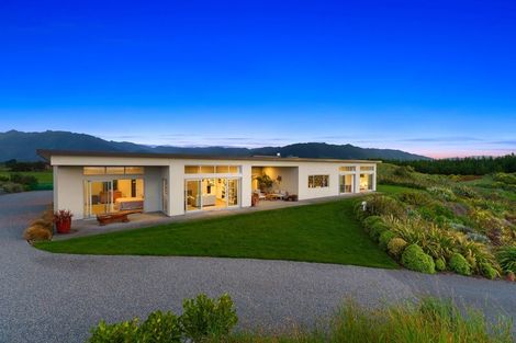 Photo of property in 25 Mahurenga Lane, Te Horo, Otaki, 5581