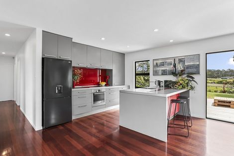 Photo of property in 76 Shaw Road, Oratia, Auckland, 0604