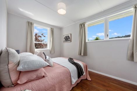 Photo of property in 18 Delaney Drive, Stokes Valley, Lower Hutt, 5019