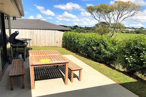 Photo of property in 72 Isabella Drive, Pukekohe, 2120