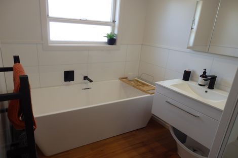 Photo of property in 21 Clare Street, Cambridge, 3434