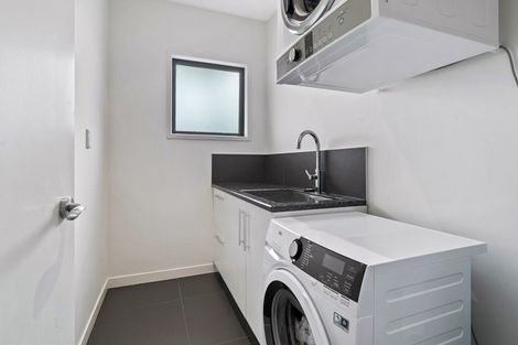 Photo of property in 35 Double Cone Road, Jacks Point, Queenstown, 9371