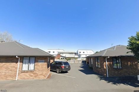 Photo of property in 4/240 Old Farm Road, Hillcrest, Hamilton, 3216