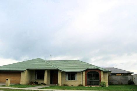 Photo of property in 12 Holcombe Drive, Paraparaumu, 5032