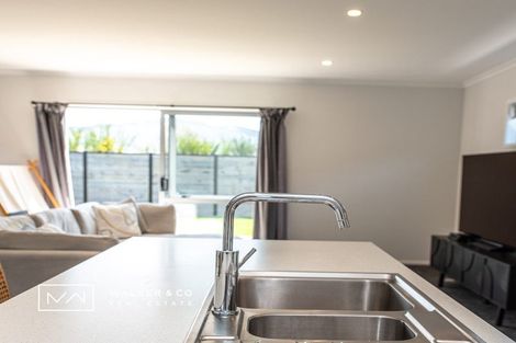 Photo of property in 42 Te Kaeaea Crescent, Wallaceville, Upper Hutt, 5018