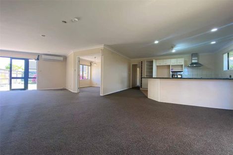 Photo of property in 46 Glenross Drive, Wattle Downs, Auckland, 2103