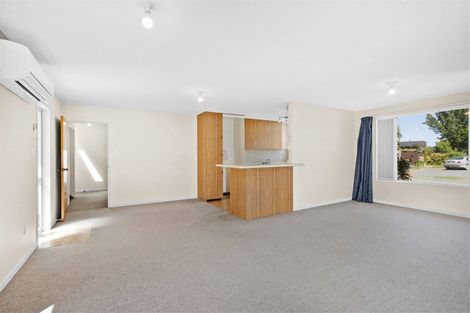 Photo of property in 16 Kruse Place, Redwood, Christchurch, 8051
