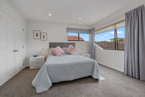 Photo of property in 2/3 Hart Road, Hauraki, Auckland, 0622