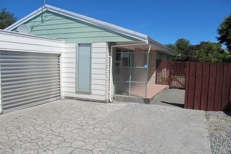 Photo of property in 2/44 Prestons Road, Redwood, Christchurch, 8051