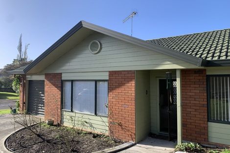 Photo of property in 9 Lanier Place, Glendene, Auckland, 0602
