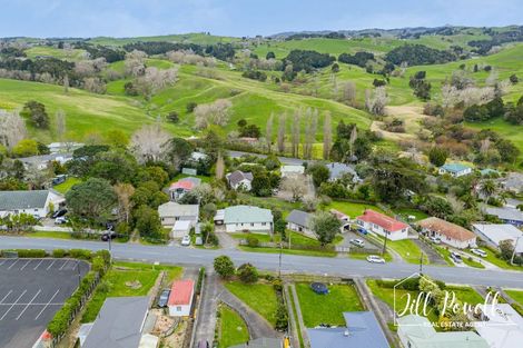 Photo of property in 13 View Street, Maungaturoto, 0520