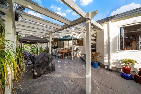 Photo of property in 12 Shelter Grove, Frankleigh Park, New Plymouth, 4310