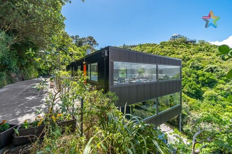 Photo of property in 18 Korokoro Road, Korokoro, Lower Hutt, 5012