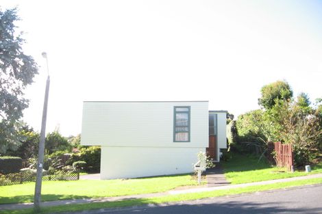 Photo of property in 9 Charles Dickens Drive, Mellons Bay, Auckland, 2014