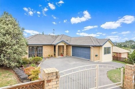 Photo of property in 10 Fulmar Way, Unsworth Heights, Auckland, 0632