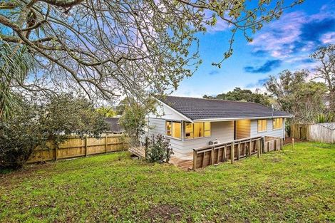 Photo of property in 3 Shale Avenue, Massey, Auckland, 0614