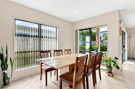Photo of property in 13 Andalusian Way, Karaka, Papakura, 2113