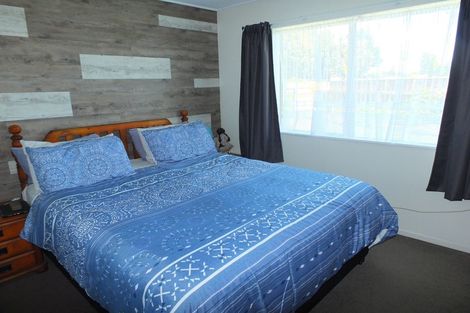 Photo of property in 73 Avenue Road, Foxton, 4814