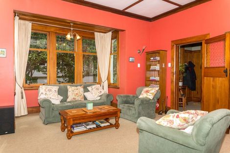 Photo of property in 17 Chamberlain Street, Dannevirke, 4930