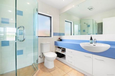 Photo of property in 83 Marina View Drive, West Harbour, Auckland, 0618