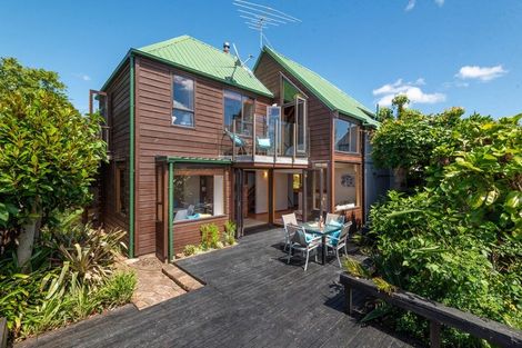 Photo of property in 3 Mizpah Road, Waiake, Auckland, 0630