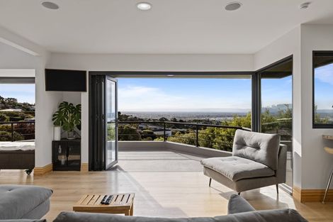 Photo of property in 9 Luxton Place, Mount Pleasant, Christchurch, 8081