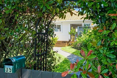 Photo of property in 35 Avondale Road, Avondale, Auckland, 1026