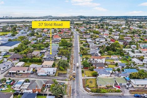 Photo of property in 37 Strid Road, Te Atatu South, Auckland, 0610