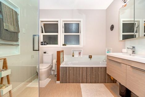 Photo of property in 12 Marian Drive, Inner Kaiti, Gisborne, 4010