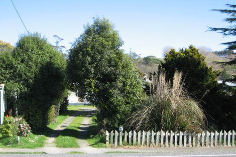 Photo of property in 18 Milne Street, Hunterville, 4730