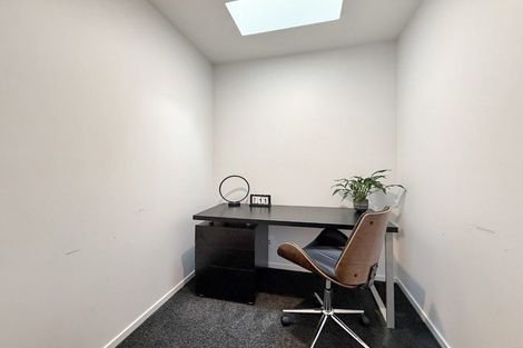 Photo of property in 56 Rangiora Avenue, Kaiwharawhara, Wellington, 6035