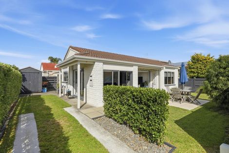 Photo of property in 3a Compton Place, Mount Maunganui, 3116