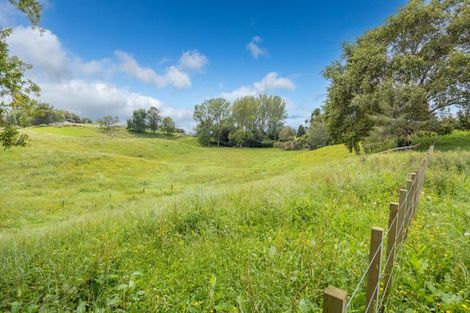 Photo of property in 2 Pine Road, Ngunguru, Whangarei, 0173