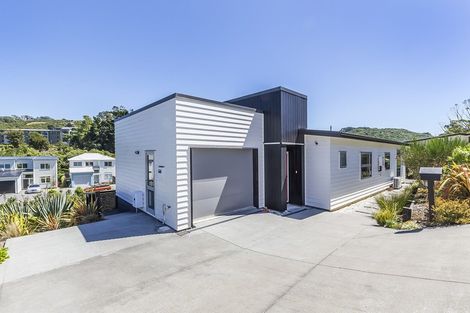Photo of property in 35 Flotilla Place, Whitby, Porirua, 5024