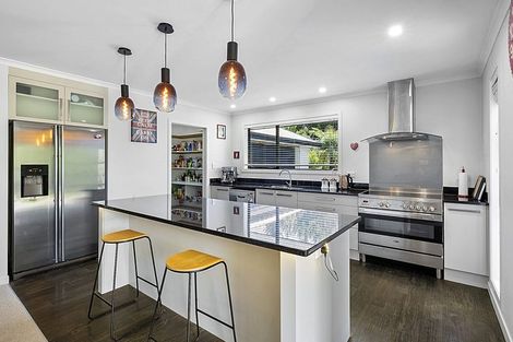 Photo of property in 4 Dunbar Place, Highlands Park, New Plymouth, 4312