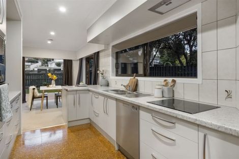 Photo of property in 37 Parkhill Road, Mellons Bay, Auckland, 2014