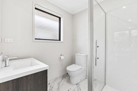 Photo of property in 4 Kriletich Drive, Kumeu, 0810